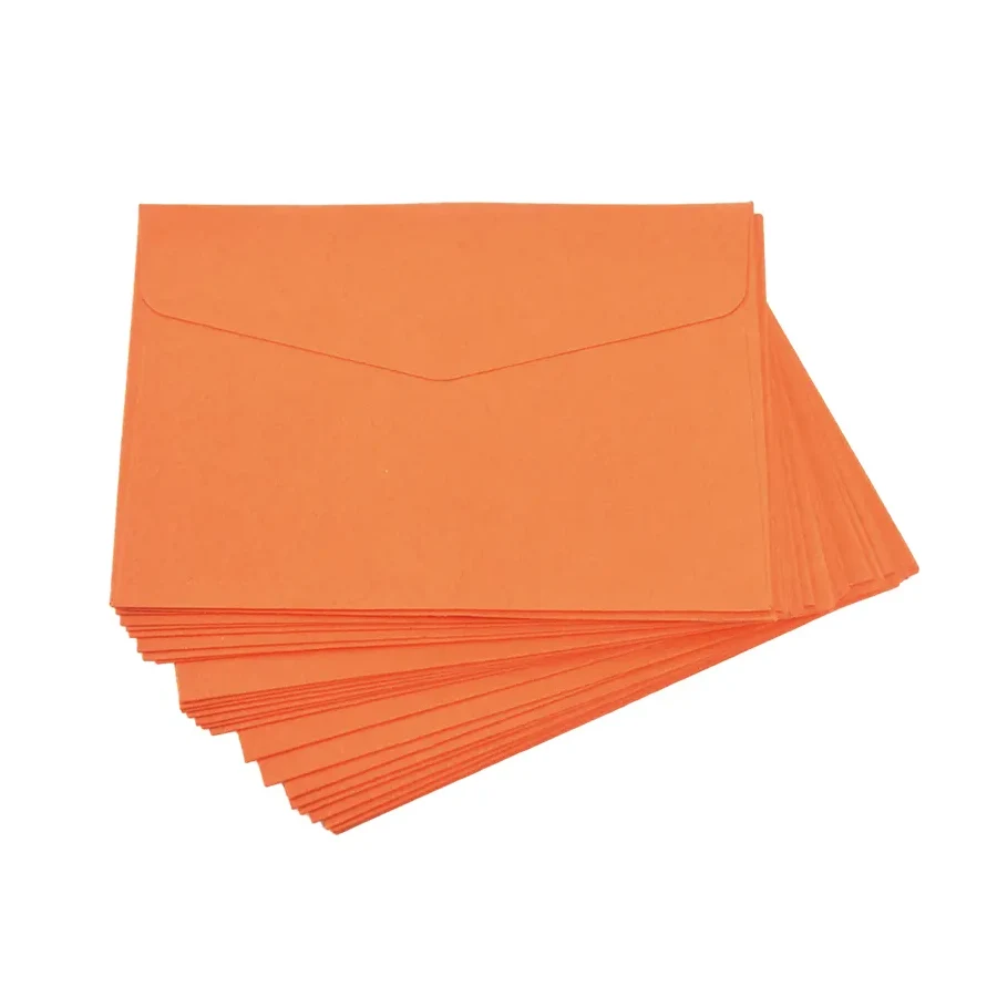 Envelope com bolsos de papel pequenos